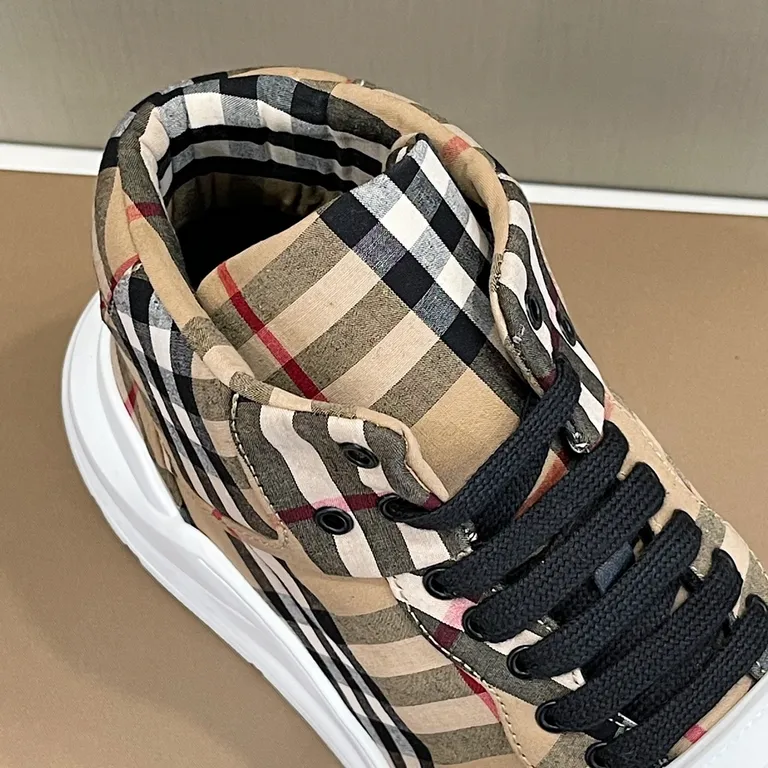 Burberry Shoe 